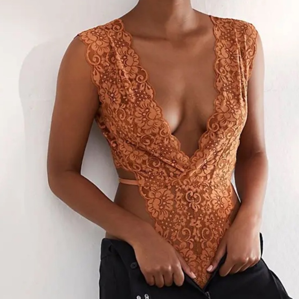 We are Hah Cut to the Chase Lace Bodysuit Brown Sugar Medium New with Tags